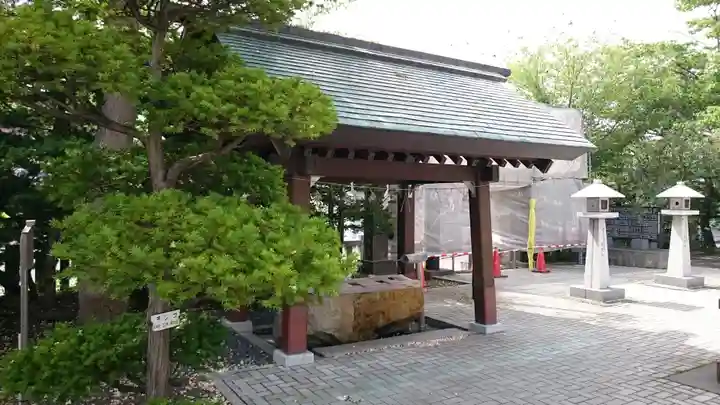 烈々布神社の手水舎