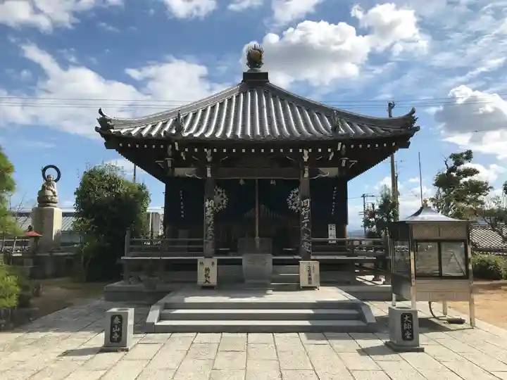 泰山寺の本殿・本堂