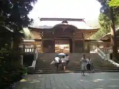 彌彦神社の山門