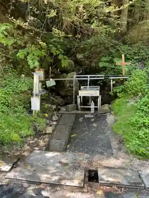 寿老滝石仏堂の手水舎