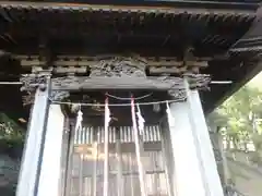 白山神社の本殿