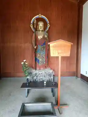 満願寺の{uncategorized: "未分類", other: "その他", undefined: "問題あり", building: "その他建物", grave: "お墓", sacred_gate: "鳥居", guardian: "狛犬", statue: "像", buddha: "仏像", history: "歴史", nature: "自然", garden: "庭園", animal: "動物", pagoda: "塔", temizu: "手水舎", mountain_gate: "山門・神門", sanctuary: "本殿・本堂", subordinate: "末社・摂社", art: "芸術", scenery: "景色", jizo: "地蔵", ema: "絵馬", goshuin: "御朱印", omikuji: "おみくじ", items: "授与品その他", amulet: "お守り", goshuincho: "御朱印帳", eats: "食事", festival: "お祭り", votive_dance: "神楽", shichigosan: "七五三参", wedding: "結婚式", experience: "体験その他", initially: "初詣", around: "周辺", anti_infection: "感染症対策"}