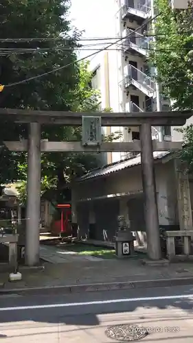 銀杏岡八幡神社の鳥居