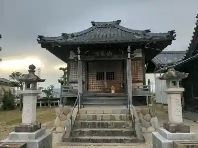 八幡社（西條八幡社）の{uncategorized: "未分類", other: "その他", undefined: "問題あり", building: "その他建物", grave: "お墓", sacred_gate: "鳥居", guardian: "狛犬", statue: "像", buddha: "仏像", history: "歴史", nature: "自然", garden: "庭園", animal: "動物", pagoda: "塔", temizu: "手水舎", mountain_gate: "山門・神門", sanctuary: "本殿・本堂", subordinate: "末社・摂社", art: "芸術", scenery: "景色", jizo: "地蔵", ema: "絵馬", goshuin: "御朱印", omikuji: "おみくじ", items: "授与品その他", amulet: "お守り", goshuincho: "御朱印帳", eats: "食事", festival: "お祭り", votive_dance: "神楽", shichigosan: "七五三参", wedding: "結婚式", experience: "体験その他", initially: "初詣", around: "周辺", anti_infection: "感染症対策"}