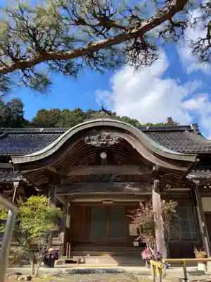 西林寺の本殿・本堂