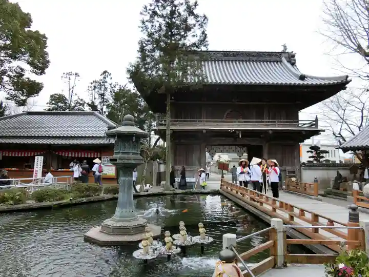 霊山寺の山門・神門
