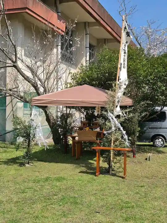 白山神社の{uncategorized: "未分類", other: "その他", undefined: "問題あり", building: "その他建物", grave: "お墓", sacred_gate: "鳥居", guardian: "狛犬", statue: "像", buddha: "仏像", history: "歴史", nature: "自然", garden: "庭園", animal: "動物", pagoda: "塔", temizu: "手水舎", mountain_gate: "山門・神門", sanctuary: "本殿・本堂", subordinate: "末社・摂社", art: "芸術", scenery: "景色", jizo: "地蔵", ema: "絵馬", goshuin: "御朱印", omikuji: "おみくじ", items: "授与品その他", amulet: "お守り", goshuincho: "御朱印帳", eats: "食事", festival: "お祭り", votive_dance: "神楽", shichigosan: "七五三参", wedding: "結婚式", experience: "体験その他", initially: "初詣", around: "周辺", anti_infection: "感染症対策"}