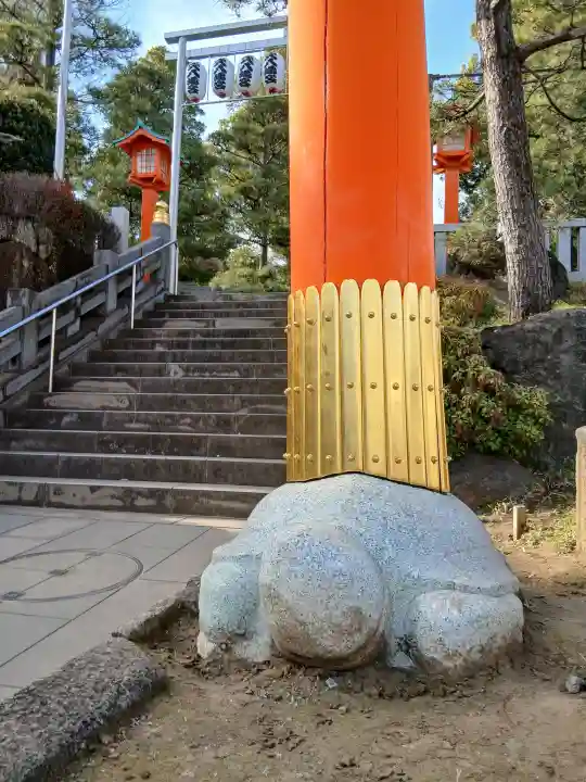 穴八幡宮の{uncategorized: "未分類", other: "その他", undefined: "問題あり", building: "その他建物", grave: "お墓", sacred_gate: "鳥居", guardian: "狛犬", statue: "像", buddha: "仏像", history: "歴史", nature: "自然", garden: "庭園", animal: "動物", pagoda: "塔", temizu: "手水舎", mountain_gate: "山門・神門", sanctuary: "本殿・本堂", subordinate: "末社・摂社", art: "芸術", scenery: "景色", jizo: "地蔵", ema: "絵馬", goshuin: "御朱印", omikuji: "おみくじ", items: "授与品その他", amulet: "お守り", goshuincho: "御朱印帳", eats: "食事", festival: "お祭り", votive_dance: "神楽", shichigosan: "七五三参", wedding: "結婚式", experience: "体験その他", initially: "初詣", around: "周辺", anti_infection: "感染症対策"}