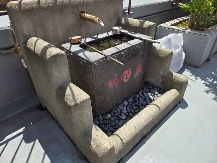 朝日稲荷神社の手水舎