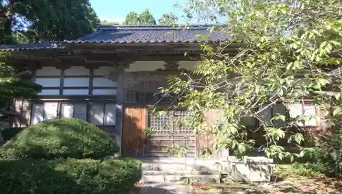 法源寺の本殿