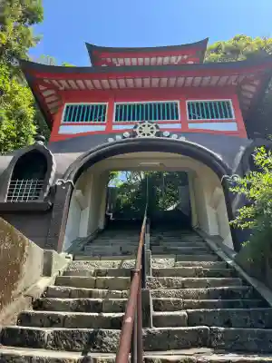 津照寺の{uncategorized: "未分類", other: "その他", undefined: "問題あり", building: "その他建物", grave: "お墓", sacred_gate: "鳥居", guardian: "狛犬", statue: "像", buddha: "仏像", history: "歴史", nature: "自然", garden: "庭園", animal: "動物", pagoda: "塔", temizu: "手水舎", mountain_gate: "山門・神門", sanctuary: "本殿・本堂", subordinate: "末社・摂社", art: "芸術", scenery: "景色", jizo: "地蔵", ema: "絵馬", goshuin: "御朱印", omikuji: "おみくじ", items: "授与品その他", amulet: "お守り", goshuincho: "御朱印帳", eats: "食事", festival: "お祭り", votive_dance: "神楽", shichigosan: "七五三参", wedding: "結婚式", experience: "体験その他", initially: "初詣", around: "周辺", anti_infection: "感染症対策"}