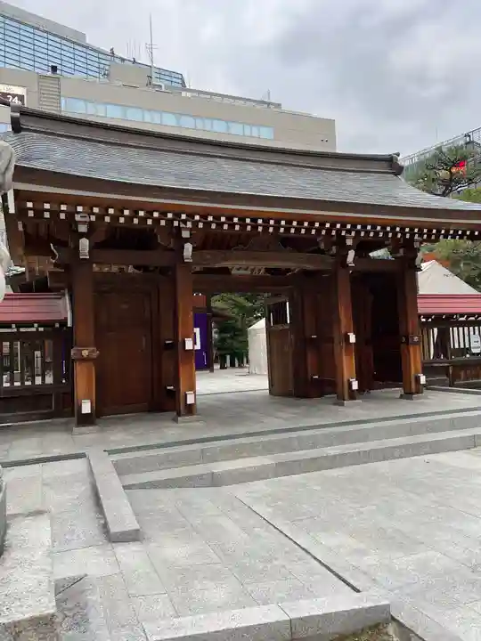警固神社の山門・神門