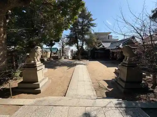 河内國魂神社の{uncategorized: "未分類", other: "その他", undefined: "問題あり", building: "その他建物", grave: "お墓", sacred_gate: "鳥居", guardian: "狛犬", statue: "像", buddha: "仏像", history: "歴史", nature: "自然", garden: "庭園", animal: "動物", pagoda: "塔", temizu: "手水舎", mountain_gate: "山門・神門", sanctuary: "本殿・本堂", subordinate: "末社・摂社", art: "芸術", scenery: "景色", jizo: "地蔵", ema: "絵馬", goshuin: "御朱印", omikuji: "おみくじ", items: "授与品その他", amulet: "お守り", goshuincho: "御朱印帳", eats: "食事", festival: "お祭り", votive_dance: "神楽", shichigosan: "七五三参", wedding: "結婚式", experience: "体験その他", initially: "初詣", around: "周辺", anti_infection: "感染症対策"}