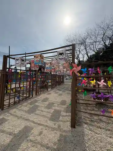金井神社の{uncategorized: "未分類", other: "その他", undefined: "問題あり", building: "その他建物", grave: "お墓", sacred_gate: "鳥居", guardian: "狛犬", statue: "像", buddha: "仏像", history: "歴史", nature: "自然", garden: "庭園", animal: "動物", pagoda: "塔", temizu: "手水舎", mountain_gate: "山門・神門", sanctuary: "本殿・本堂", subordinate: "末社・摂社", art: "芸術", scenery: "景色", jizo: "地蔵", ema: "絵馬", goshuin: "御朱印", omikuji: "おみくじ", items: "授与品その他", amulet: "お守り", goshuincho: "御朱印帳", eats: "食事", festival: "お祭り", votive_dance: "神楽", shichigosan: "七五三参", wedding: "結婚式", experience: "体験その他", initially: "初詣", around: "周辺", anti_infection: "感染症対策"}