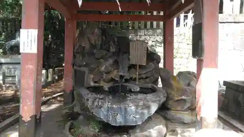 小国両神社の手水舎