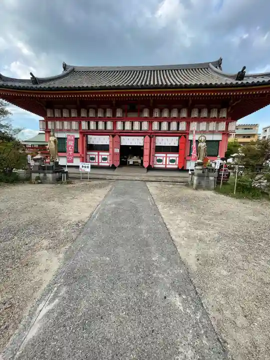 愛染堂勝鬘院の本殿・本堂