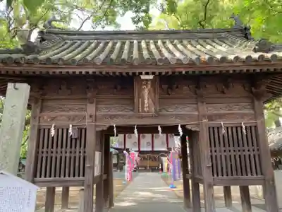 高忍日賣神社の山門・神門