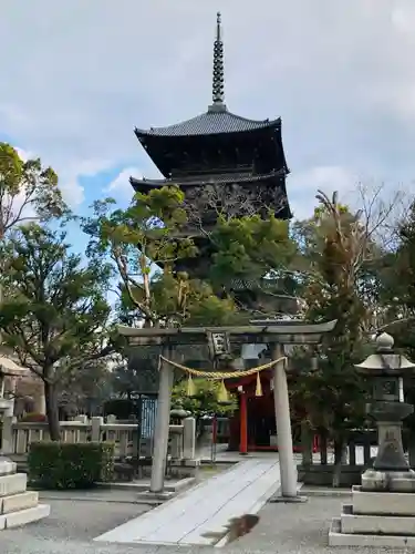 東寺鎮守八幡宮・東寺境内社八島殿の鳥居