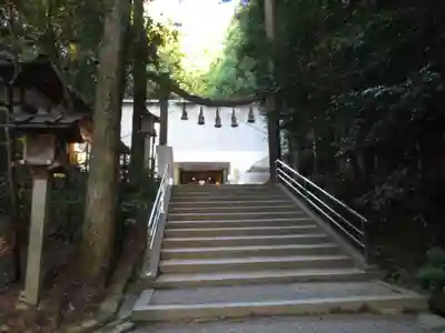 狭井坐大神荒魂神社(狭井神社)の鳥居