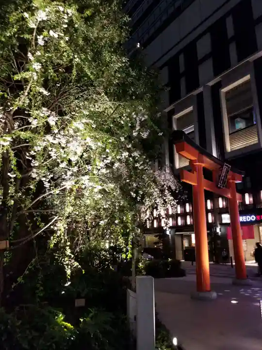 福徳神社(芽吹稲荷)の鳥居