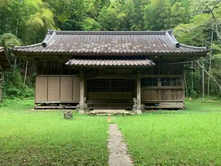 坂本神社の本殿・本堂