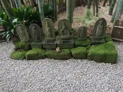 報国寺の{uncategorized: "未分類", other: "その他", undefined: "問題あり", building: "その他建物", grave: "お墓", sacred_gate: "鳥居", guardian: "狛犬", statue: "像", buddha: "仏像", history: "歴史", nature: "自然", garden: "庭園", animal: "動物", pagoda: "塔", temizu: "手水舎", mountain_gate: "山門・神門", sanctuary: "本殿・本堂", subordinate: "末社・摂社", art: "芸術", scenery: "景色", jizo: "地蔵", ema: "絵馬", goshuin: "御朱印", omikuji: "おみくじ", items: "授与品その他", amulet: "お守り", goshuincho: "御朱印帳", eats: "食事", festival: "お祭り", votive_dance: "神楽", shichigosan: "七五三参", wedding: "結婚式", experience: "体験その他", initially: "初詣", around: "周辺", anti_infection: "感染症対策"}