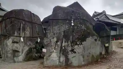三ツ石神社(岩手県)