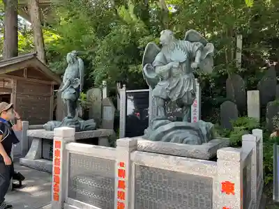 高尾山薬王院の像