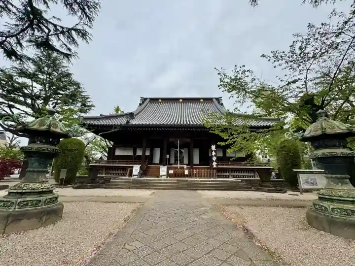 寛永寺(根本中堂)の{uncategorized: "未分類", other: "その他", undefined: "問題あり", building: "その他建物", grave: "お墓", sacred_gate: "鳥居", guardian: "狛犬", statue: "像", buddha: "仏像", history: "歴史", nature: "自然", garden: "庭園", animal: "動物", pagoda: "塔", temizu: "手水舎", mountain_gate: "山門・神門", sanctuary: "本殿・本堂", subordinate: "末社・摂社", art: "芸術", scenery: "景色", jizo: "地蔵", ema: "絵馬", goshuin: "御朱印", omikuji: "おみくじ", items: "授与品その他", amulet: "お守り", goshuincho: "御朱印帳", eats: "食事", festival: "お祭り", votive_dance: "神楽", shichigosan: "七五三参", wedding: "結婚式", experience: "体験その他", initially: "初詣", around: "周辺", anti_infection: "感染症対策"}