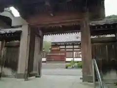 天徳院の山門