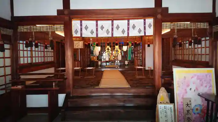 三輪神社の本殿・本堂