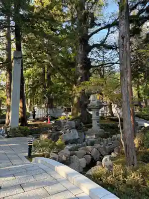 諏訪大社下社秋宮の{uncategorized: "未分類", other: "その他", undefined: "問題あり", building: "その他建物", grave: "お墓", sacred_gate: "鳥居", guardian: "狛犬", statue: "像", buddha: "仏像", history: "歴史", nature: "自然", garden: "庭園", animal: "動物", pagoda: "塔", temizu: "手水舎", mountain_gate: "山門・神門", sanctuary: "本殿・本堂", subordinate: "末社・摂社", art: "芸術", scenery: "景色", jizo: "地蔵", ema: "絵馬", goshuin: "御朱印", omikuji: "おみくじ", items: "授与品その他", amulet: "お守り", goshuincho: "御朱印帳", eats: "食事", festival: "お祭り", votive_dance: "神楽", shichigosan: "七五三参", wedding: "結婚式", experience: "体験その他", initially: "初詣", around: "周辺", anti_infection: "感染症対策"}