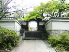 蓮華寺の山門