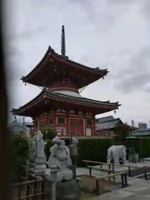 圓乘院の{uncategorized: "未分類", other: "その他", undefined: "問題あり", building: "その他建物", grave: "お墓", sacred_gate: "鳥居", guardian: "狛犬", statue: "像", buddha: "仏像", history: "歴史", nature: "自然", garden: "庭園", animal: "動物", pagoda: "塔", temizu: "手水舎", mountain_gate: "山門・神門", sanctuary: "本殿・本堂", subordinate: "末社・摂社", art: "芸術", scenery: "景色", jizo: "地蔵", ema: "絵馬", goshuin: "御朱印", omikuji: "おみくじ", items: "授与品その他", amulet: "お守り", goshuincho: "御朱印帳", eats: "食事", festival: "お祭り", votive_dance: "神楽", shichigosan: "七五三参", wedding: "結婚式", experience: "体験その他", initially: "初詣", around: "周辺", anti_infection: "感染症対策"}