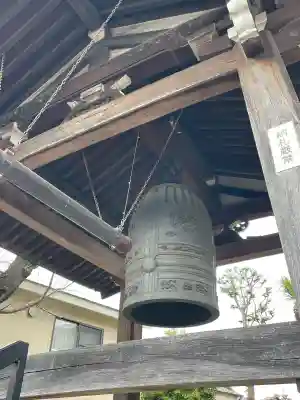 與楽寺の{uncategorized: "未分類", other: "その他", undefined: "問題あり", building: "その他建物", grave: "お墓", sacred_gate: "鳥居", guardian: "狛犬", statue: "像", buddha: "仏像", history: "歴史", nature: "自然", garden: "庭園", animal: "動物", pagoda: "塔", temizu: "手水舎", mountain_gate: "山門・神門", sanctuary: "本殿・本堂", subordinate: "末社・摂社", art: "芸術", scenery: "景色", jizo: "地蔵", ema: "絵馬", goshuin: "御朱印", omikuji: "おみくじ", items: "授与品その他", amulet: "お守り", goshuincho: "御朱印帳", eats: "食事", festival: "お祭り", votive_dance: "神楽", shichigosan: "七五三参", wedding: "結婚式", experience: "体験その他", initially: "初詣", around: "周辺", anti_infection: "感染症対策"}