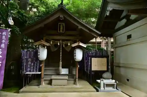 鶴嶺八幡宮の{uncategorized: "未分類", other: "その他", undefined: "問題あり", building: "その他建物", grave: "お墓", sacred_gate: "鳥居", guardian: "狛犬", statue: "像", buddha: "仏像", history: "歴史", nature: "自然", garden: "庭園", animal: "動物", pagoda: "塔", temizu: "手水舎", mountain_gate: "山門・神門", sanctuary: "本殿・本堂", subordinate: "末社・摂社", art: "芸術", scenery: "景色", jizo: "地蔵", ema: "絵馬", goshuin: "御朱印", omikuji: "おみくじ", items: "授与品その他", amulet: "お守り", goshuincho: "御朱印帳", eats: "食事", festival: "お祭り", votive_dance: "神楽", shichigosan: "七五三参", wedding: "結婚式", experience: "体験その他", initially: "初詣", around: "周辺", anti_infection: "感染症対策"}