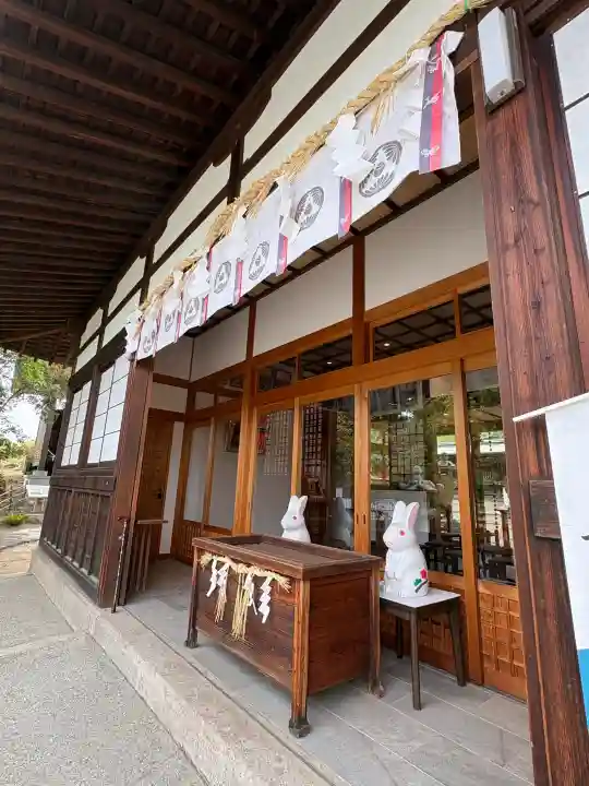 玉津島神社の{uncategorized: "未分類", other: "その他", undefined: "問題あり", building: "その他建物", grave: "お墓", sacred_gate: "鳥居", guardian: "狛犬", statue: "像", buddha: "仏像", history: "歴史", nature: "自然", garden: "庭園", animal: "動物", pagoda: "塔", temizu: "手水舎", mountain_gate: "山門・神門", sanctuary: "本殿・本堂", subordinate: "末社・摂社", art: "芸術", scenery: "景色", jizo: "地蔵", ema: "絵馬", goshuin: "御朱印", omikuji: "おみくじ", items: "授与品その他", amulet: "お守り", goshuincho: "御朱印帳", eats: "食事", festival: "お祭り", votive_dance: "神楽", shichigosan: "七五三参", wedding: "結婚式", experience: "体験その他", initially: "初詣", around: "周辺", anti_infection: "感染症対策"}