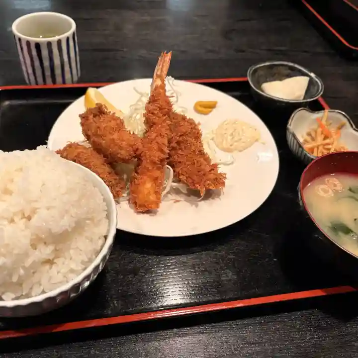 富岡八幡宮の{uncategorized: "未分類", other: "その他", undefined: "問題あり", building: "その他建物", grave: "お墓", sacred_gate: "鳥居", guardian: "狛犬", statue: "像", buddha: "仏像", history: "歴史", nature: "自然", garden: "庭園", animal: "動物", pagoda: "塔", temizu: "手水舎", mountain_gate: "山門・神門", sanctuary: "本殿・本堂", subordinate: "末社・摂社", art: "芸術", scenery: "景色", jizo: "地蔵", ema: "絵馬", goshuin: "御朱印", omikuji: "おみくじ", items: "授与品その他", amulet: "お守り", goshuincho: "御朱印帳", eats: "食事", festival: "お祭り", votive_dance: "神楽", shichigosan: "七五三参", wedding: "結婚式", experience: "体験その他", initially: "初詣", around: "周辺", anti_infection: "感染症対策"}