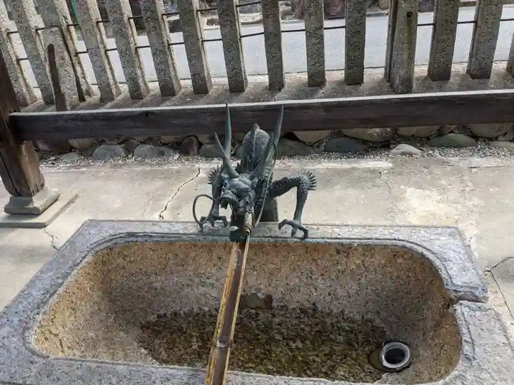 星神社の手水舎