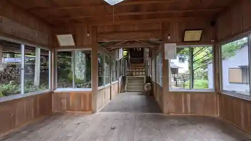 神明神社の本殿