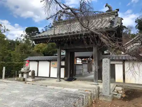 龍雲寺の山門・神門