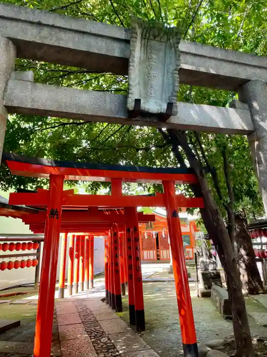 豊栄稲荷神社の{uncategorized: "未分類", other: "その他", undefined: "問題あり", building: "その他建物", grave: "お墓", sacred_gate: "鳥居", guardian: "狛犬", statue: "像", buddha: "仏像", history: "歴史", nature: "自然", garden: "庭園", animal: "動物", pagoda: "塔", temizu: "手水舎", mountain_gate: "山門・神門", sanctuary: "本殿・本堂", subordinate: "末社・摂社", art: "芸術", scenery: "景色", jizo: "地蔵", ema: "絵馬", goshuin: "御朱印", omikuji: "おみくじ", items: "授与品その他", amulet: "お守り", goshuincho: "御朱印帳", eats: "食事", festival: "お祭り", votive_dance: "神楽", shichigosan: "七五三参", wedding: "結婚式", experience: "体験その他", initially: "初詣", around: "周辺", anti_infection: "感染症対策"}