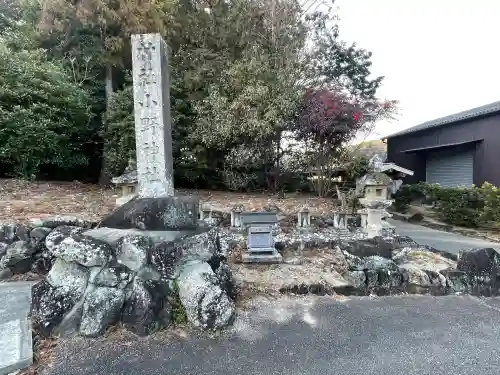 小野神社の{uncategorized: "未分類", other: "その他", undefined: "問題あり", building: "その他建物", grave: "お墓", sacred_gate: "鳥居", guardian: "狛犬", statue: "像", buddha: "仏像", history: "歴史", nature: "自然", garden: "庭園", animal: "動物", pagoda: "塔", temizu: "手水舎", mountain_gate: "山門・神門", sanctuary: "本殿・本堂", subordinate: "末社・摂社", art: "芸術", scenery: "景色", jizo: "地蔵", ema: "絵馬", goshuin: "御朱印", omikuji: "おみくじ", items: "授与品その他", amulet: "お守り", goshuincho: "御朱印帳", eats: "食事", festival: "お祭り", votive_dance: "神楽", shichigosan: "七五三参", wedding: "結婚式", experience: "体験その他", initially: "初詣", around: "周辺", anti_infection: "感染症対策"}