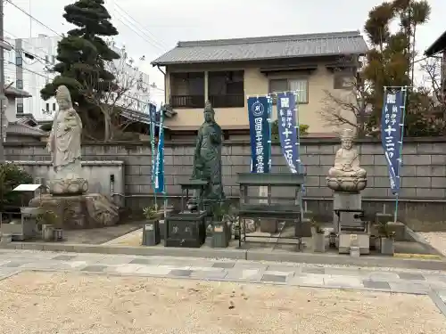 高野山今治別院の{uncategorized: "未分類", other: "その他", undefined: "問題あり", building: "その他建物", grave: "お墓", sacred_gate: "鳥居", guardian: "狛犬", statue: "像", buddha: "仏像", history: "歴史", nature: "自然", garden: "庭園", animal: "動物", pagoda: "塔", temizu: "手水舎", mountain_gate: "山門・神門", sanctuary: "本殿・本堂", subordinate: "末社・摂社", art: "芸術", scenery: "景色", jizo: "地蔵", ema: "絵馬", goshuin: "御朱印", omikuji: "おみくじ", items: "授与品その他", amulet: "お守り", goshuincho: "御朱印帳", eats: "食事", festival: "お祭り", votive_dance: "神楽", shichigosan: "七五三参", wedding: "結婚式", experience: "体験その他", initially: "初詣", around: "周辺", anti_infection: "感染症対策"}
