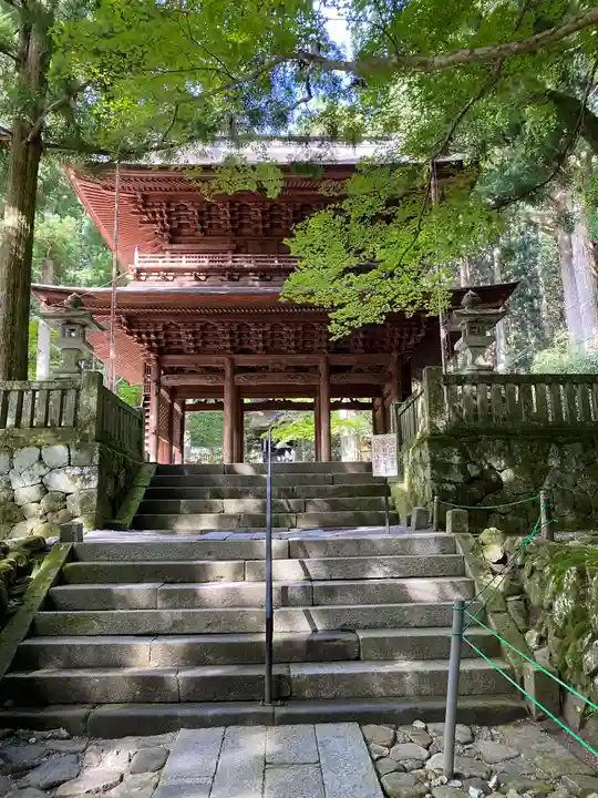 宝積山光前寺の山門・神門