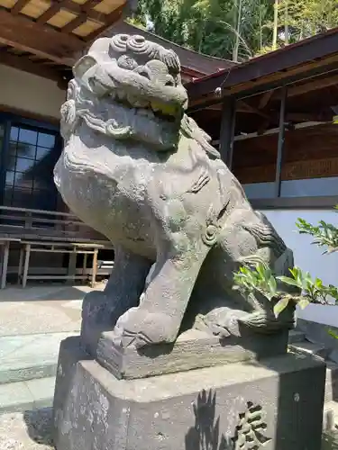 平出雷電神社の狛犬