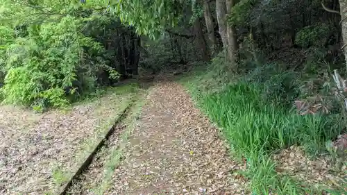 鉾立神社の庭園