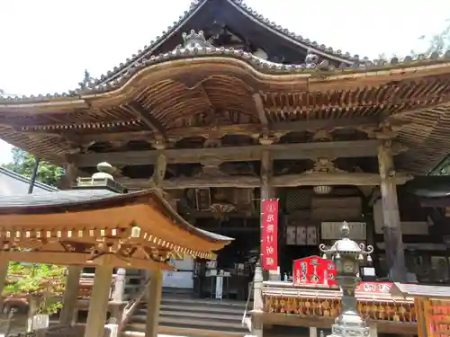 岡寺（龍蓋寺）の本殿・本堂
