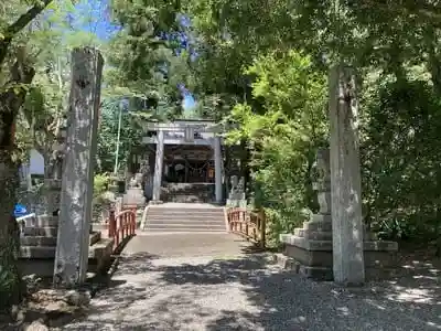 新田八幡神社の鳥居