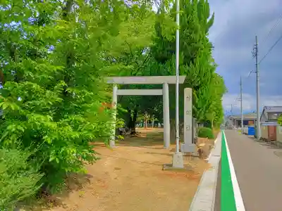 神明社(千秋町加納馬場)の鳥居